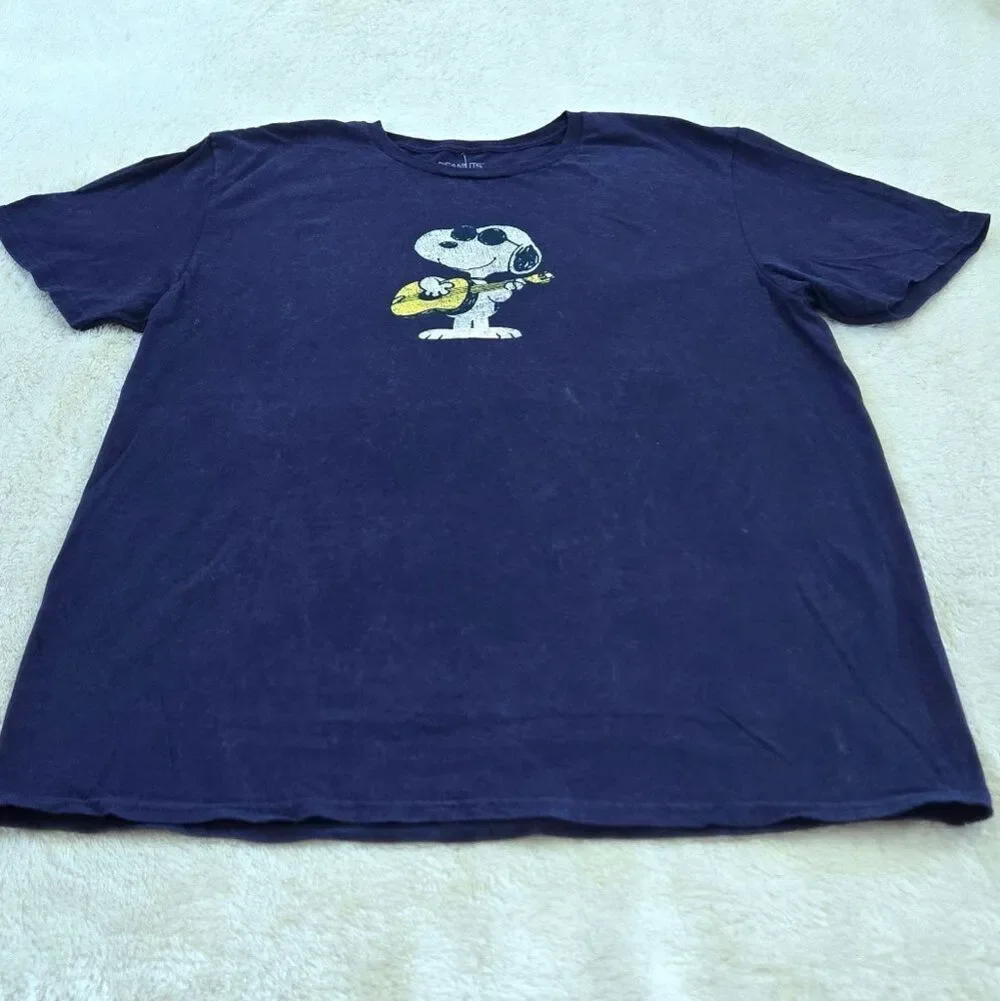 Peanuts🥜 Guitar🎸 Snoopy🐕 Graphic Tee👕 - NWOT